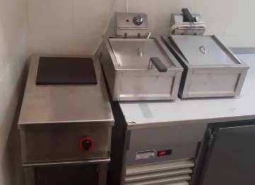 Gas grills, charcoal and electric grills