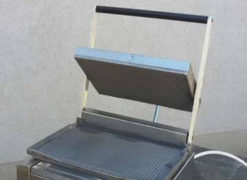 Gas grills, charcoal and electric grills