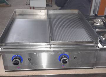 Gas grills, charcoal and electric grills